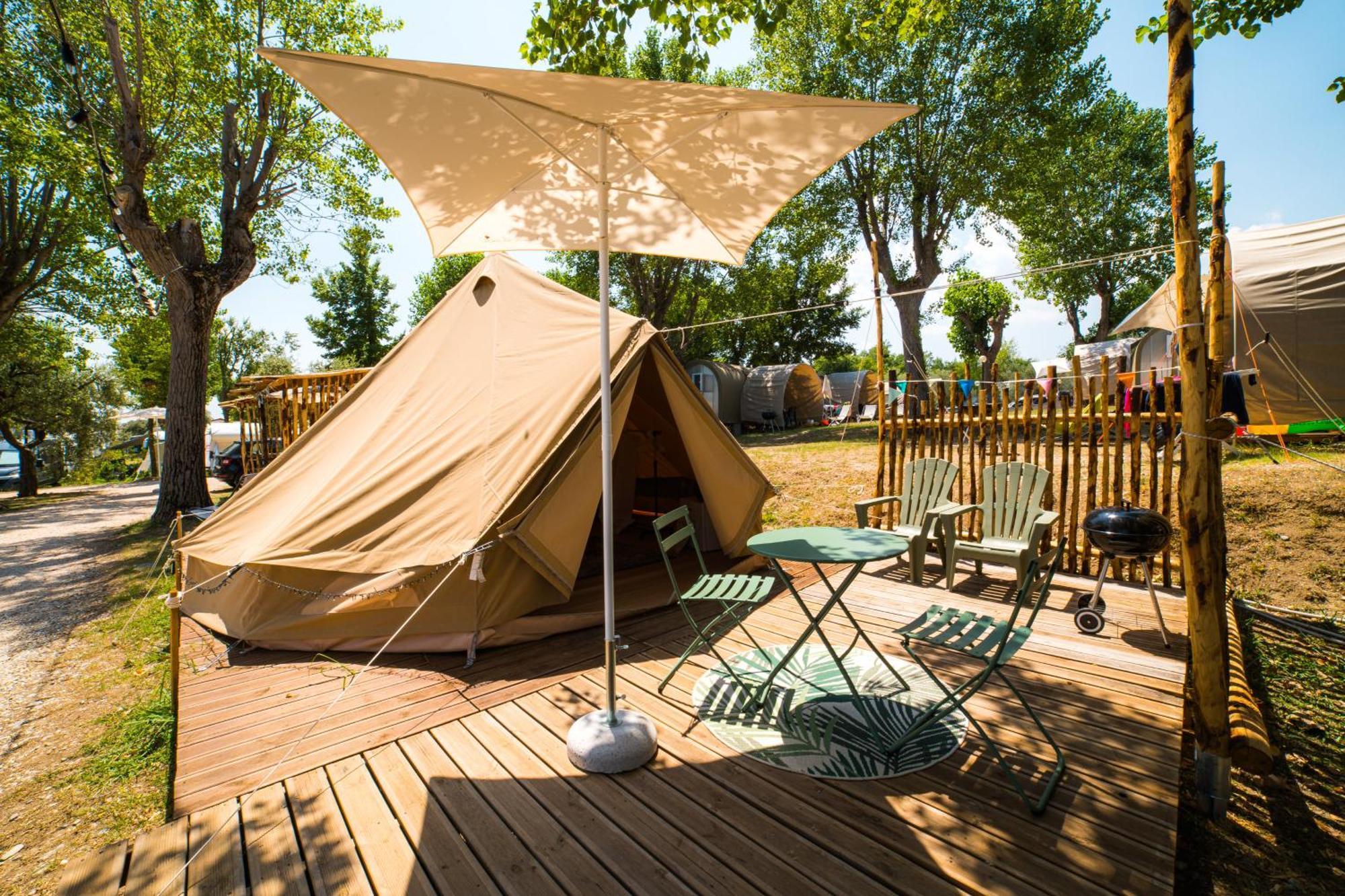 מנרבה דל גארדה Sivinos Camping Boutique חדר תמונה